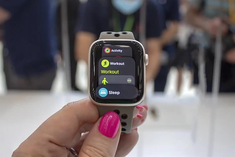 Tập luyện thể thao cùng Apple Watch SE 2023