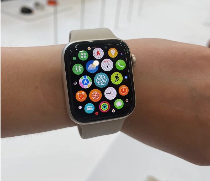 Chất liệu của Apple Watch SE 2023 chủ yếu là nhôm tái chế