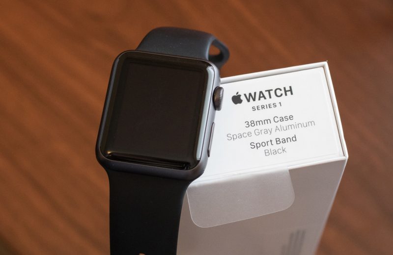 Kiểm tra bao bì của Apple Watch