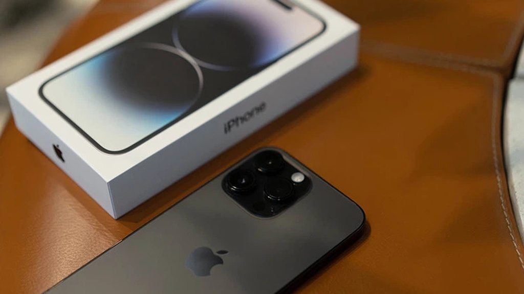Hình ảnh thực tế của iPhone 14 Pro Max màu Đen 2