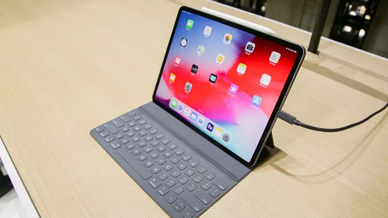 ipad gen 9 sac bao lau thi day pin