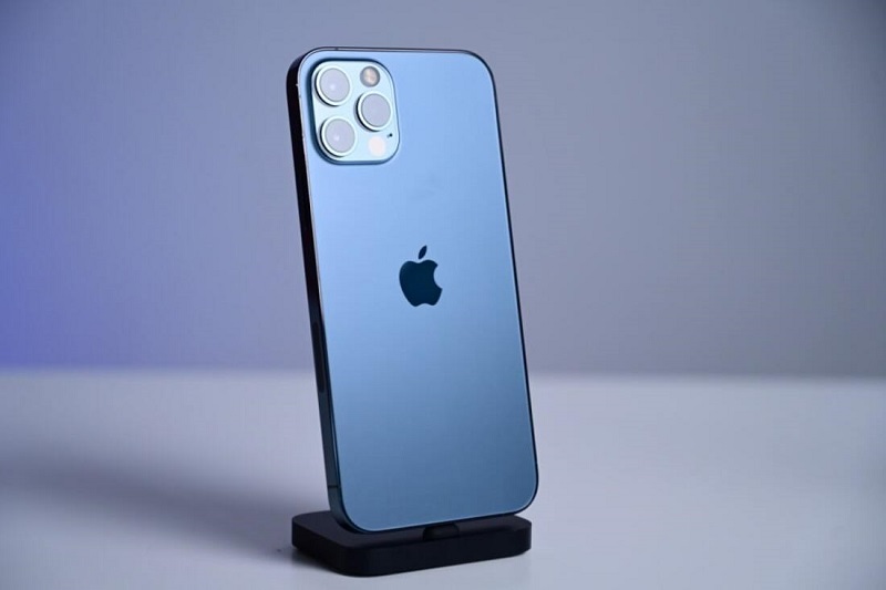 Cụm camera trên iPhone 12 Pro 512GB vẫn giữ nguyên thiết kế