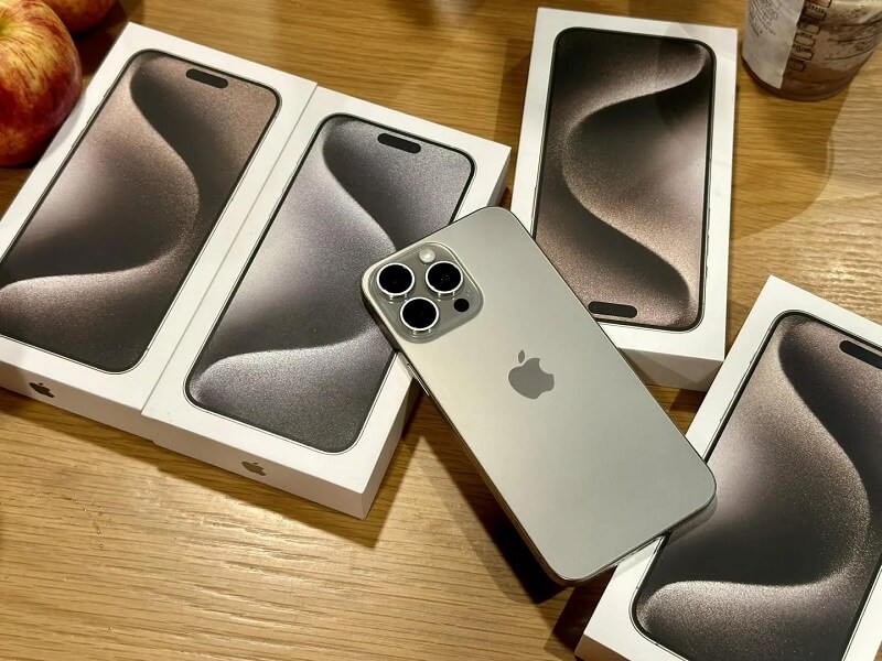 thiết kế iphone 15 pro max titan
