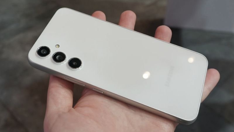 samsung-a54-mau-trang-co-gia-bao-nhieu-mua-o-dau-uy-tin-dienthoaigiakho-vn-2