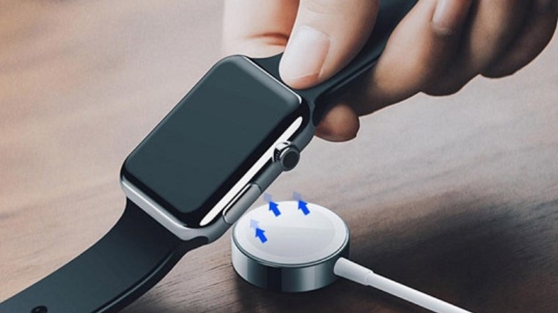 Sạc không nhận nên đồng hồ hết pin và không lên nguồn