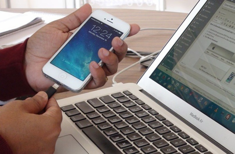Cách kết nối iPhone với laptop