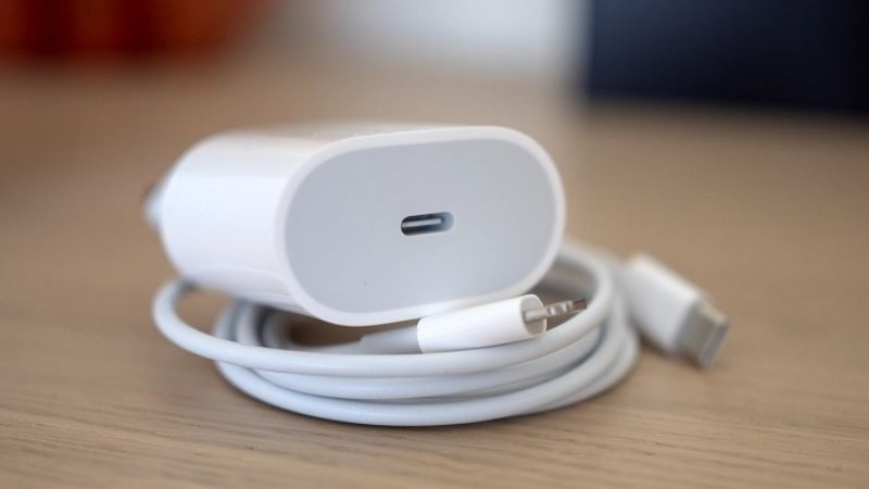 củ sạc tối giản