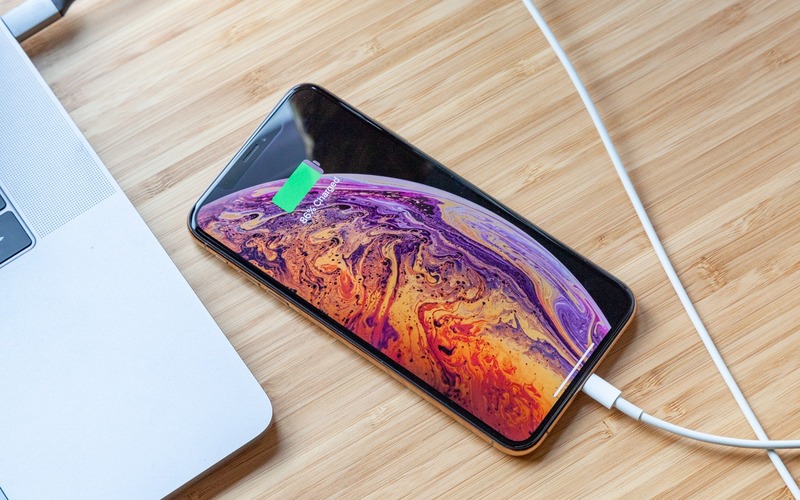 dung lượng pin iphone xs max màu trắng