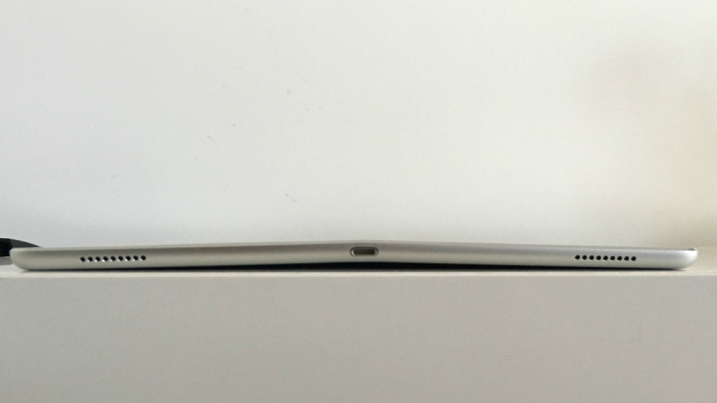 Mang iPad bị cong vênh đi bảo hành