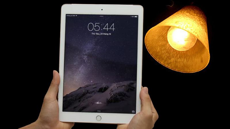 Màn hình iPad bị đốm đen