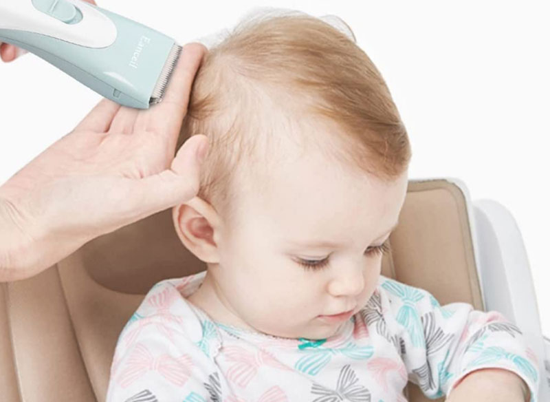 Cắt tóc cho bé ngày nào tốt
