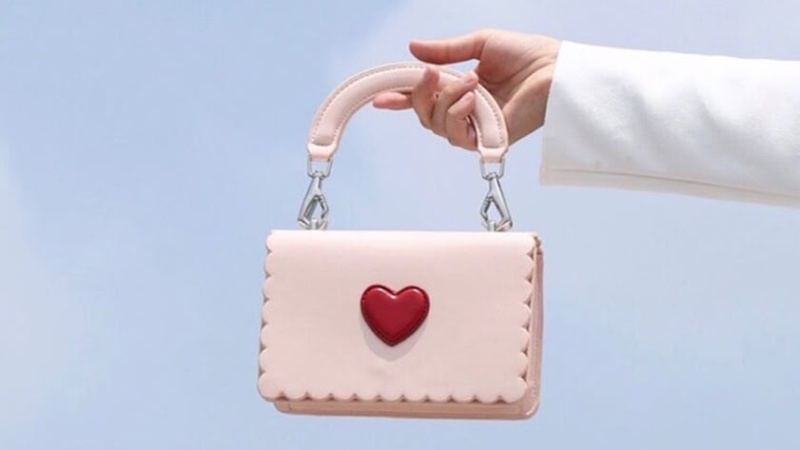 Túi xách - món quà Valentine cho vợ ý nghĩa