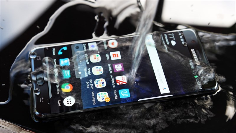 Cách sửa điện thoại Samsung bị vô nước