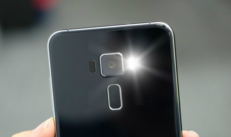 Bật đèn flash khi có điện thoại đến trên Android