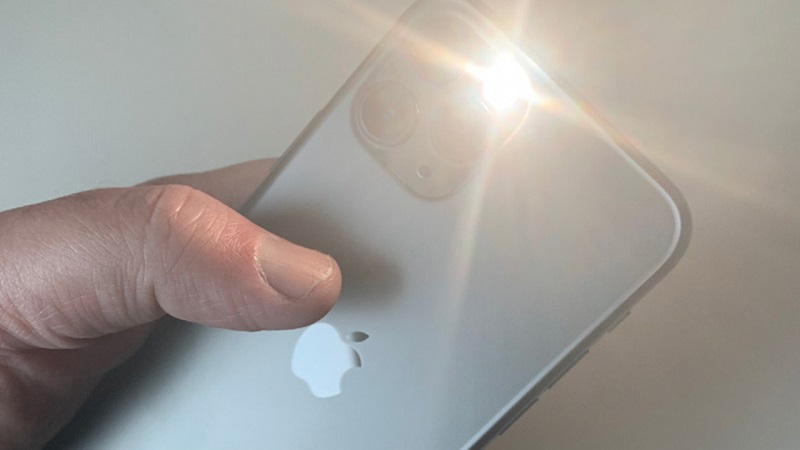 camera iphone bị mờ khi chụp xa