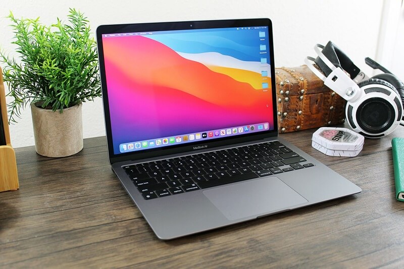 Đánh giá pin Macbook Air M1 Bạc