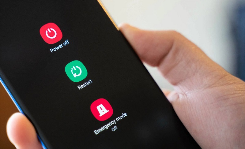 Khởi động lại điện thoại để khắc phục vấn đề