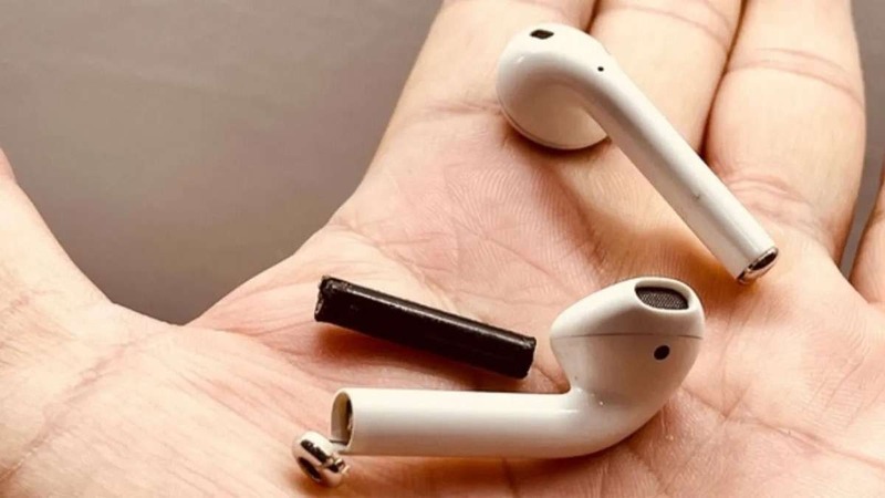 sạc tai nghe bluetooth bằng sạc điện thoại
