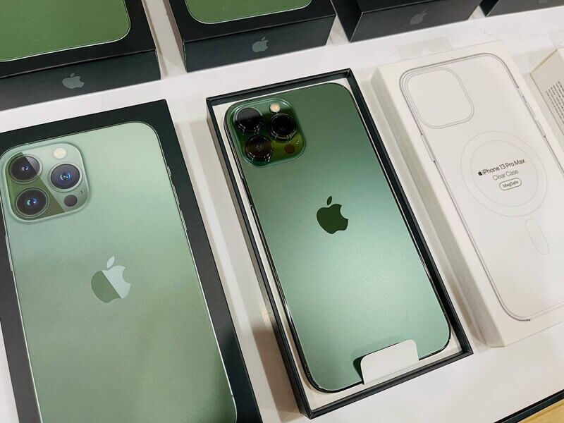 iPhone 13 Pro Max Alpine xanh nổi bật