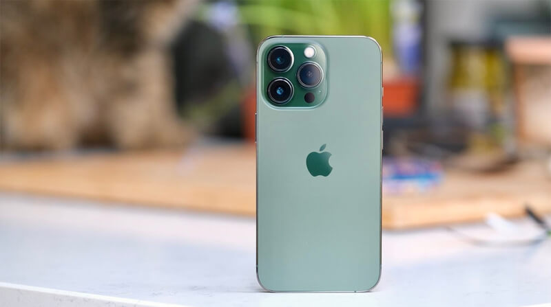 Nguồn điện tối ưu cho hệ thống camera mới trên iPhone 13 Pro Max xanh lá