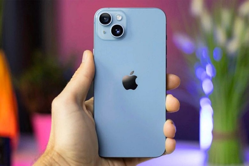 iPhone 14 Plus có màu xanh lam rất sáng