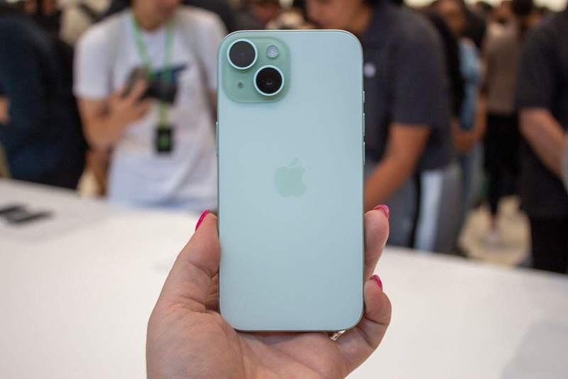 iPhone 15 2 camera chéo