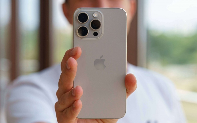 iPhone 15 Pro Max 128GB giá bao nhiêu, mua ở đâu uy tín nhất? 1