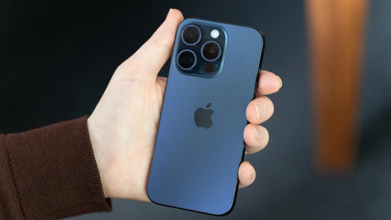 iPhone 15 Pro Max có mấy màu? 4