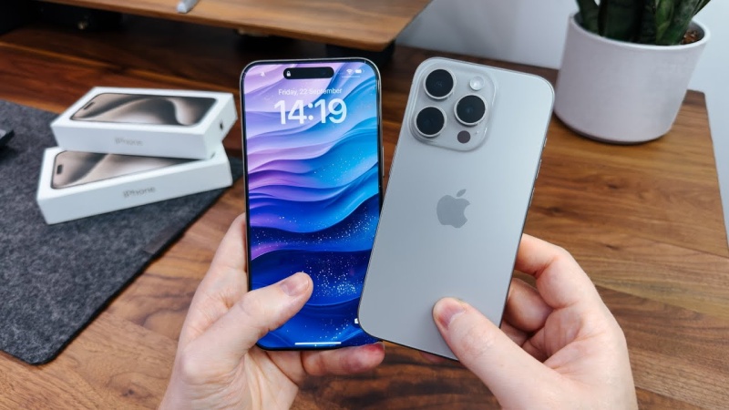 iPhone 15 Pro Max có mấy màu? 3