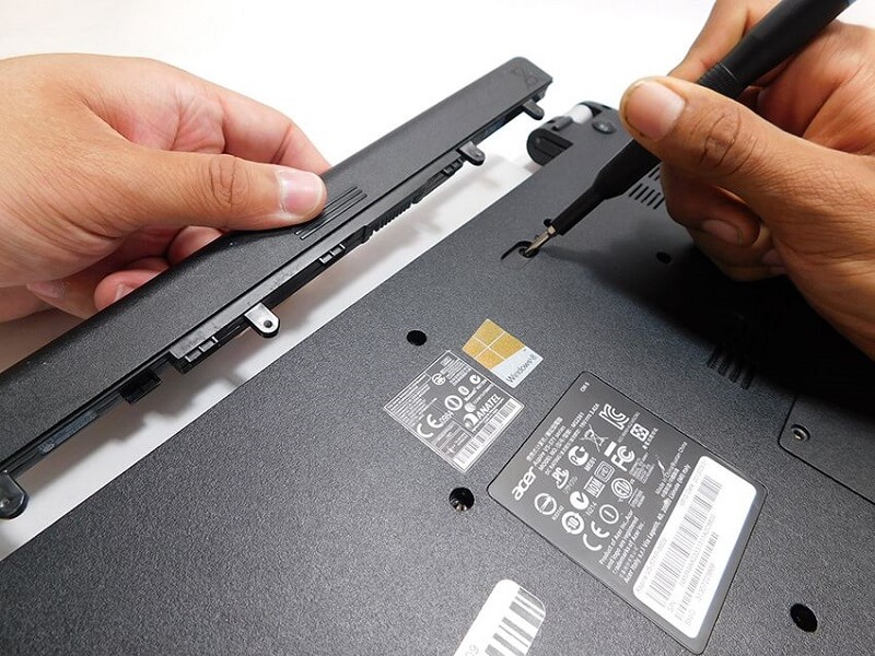 laptop không khởi động được