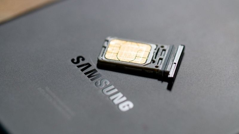 kiểm tra lại khe sim cũng như sim