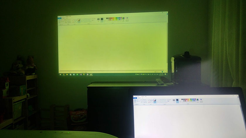 Nguyên nhân màn hình máy tính bị đổi màu