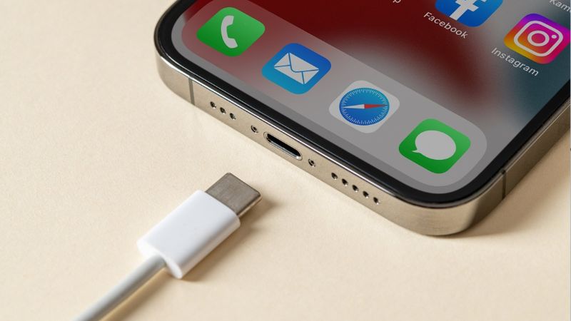 pin iphone 15