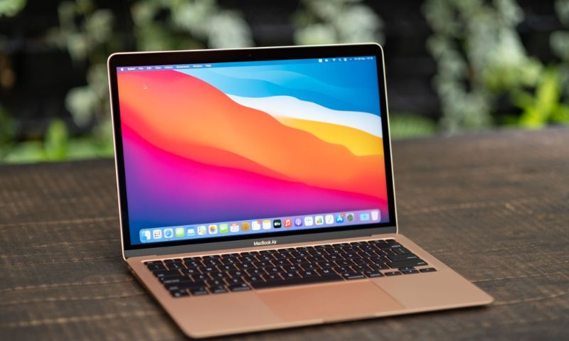 Viên pin "trâu" giúp Macbook Air M1 hoạt động trong một ngày dài làm việc mà không cần quá lo lắng về vấn đề sạc pin