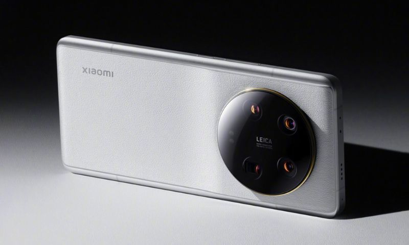 Dung lượng pin Xiaomi 14 Ultra có phần nhỉnh hơn đôi chút. Tuy nhiên cả iPhone 15 Pro Max hay Xiaomi 14 Ultra cũng sẽ đáp ứng được nhu cầu sử dụng của bạn mà không cần quá lo lắng về pin