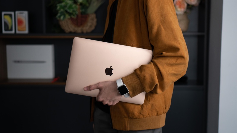 Có nên nâng cấp lên MacBook Air M1 hay MacBook Pro 2020 không?