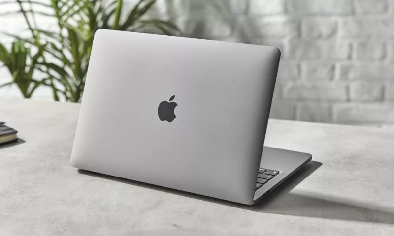 Macbook Air M1 có thiết kế quen thuộc, trọng lượng nhẹ giúp bạn dễ dàng mang theo khi di chuyển