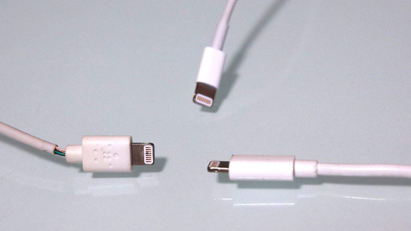 điện thoại báo cổng sạc bị ẩm iPhone