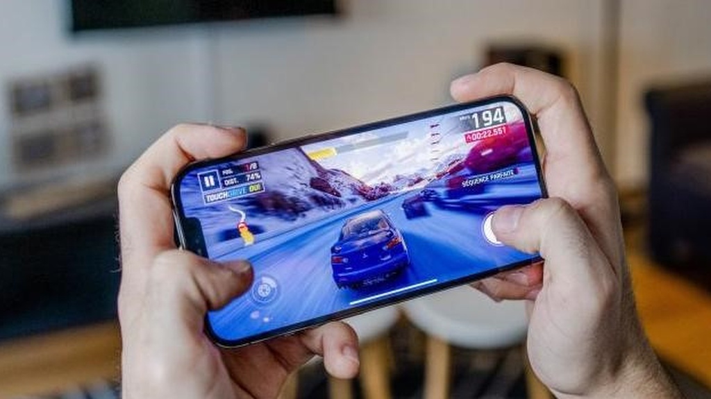 Nên mua iPhone 15 Pro hay Pro Max? Điểm tương đồng về hiệu năng