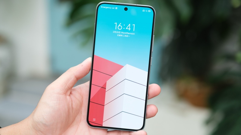 So sánh Xiaomi 13 và Xiaomi 13T về màn hình và khả năng hiển thị 1