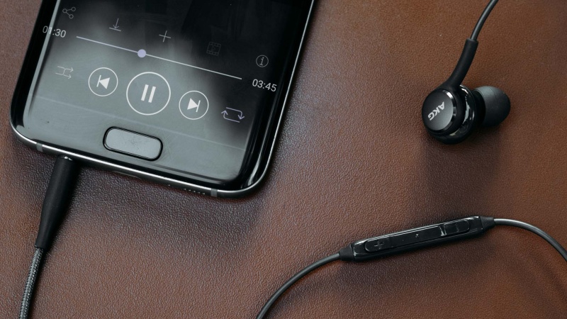Samsung Galaxy AKG - tai nghe có dây tốt nhất hiện nay