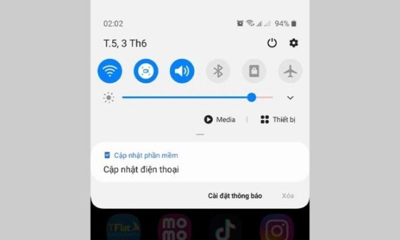 Bạn có thể điều chỉnh độ sáng màn hình phù hợp với nhu cầu sử dụng