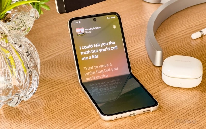 iPhone gập có thể ra mắt 2026 
