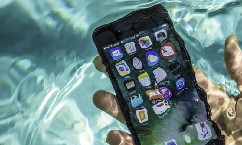 Làm khô điện thoại iPhone