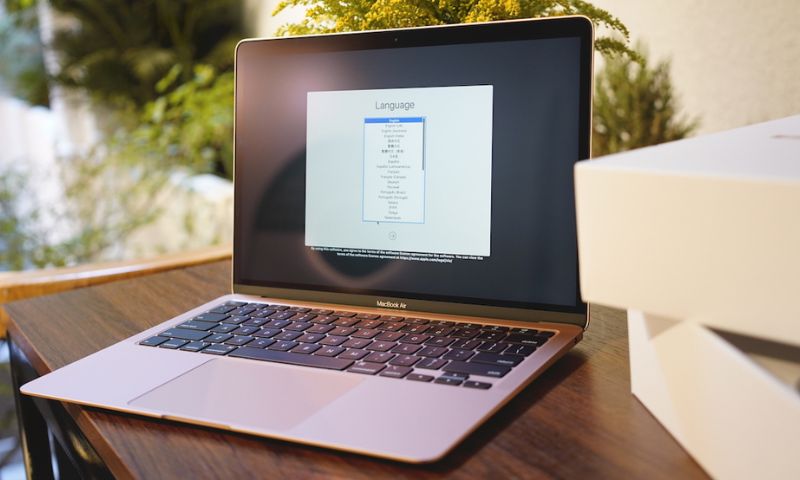 nên mua macbook nào