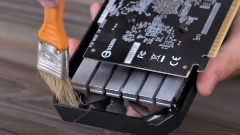 man-hinh-laptop-bi-nhieu-do-card-VGA-3