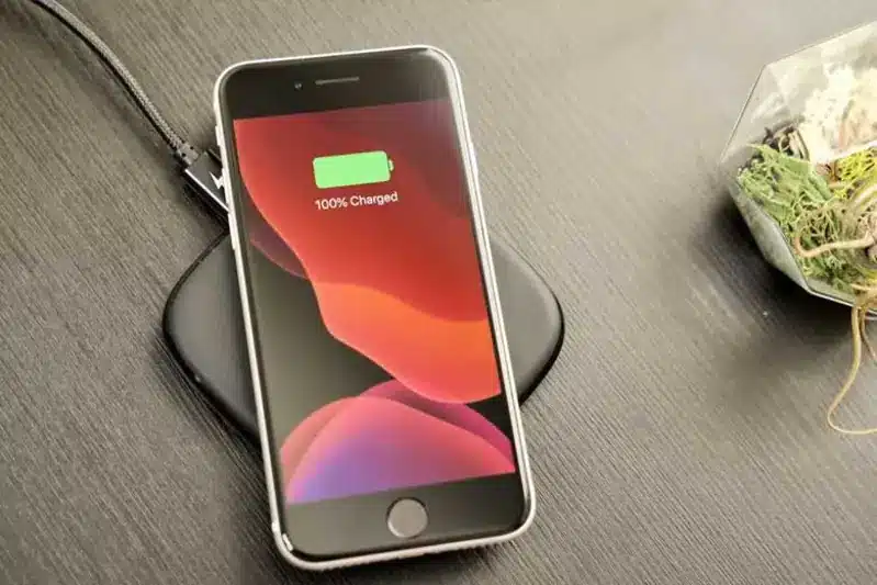 So sánh iPhone SE 2022 và iPhone 12 mini