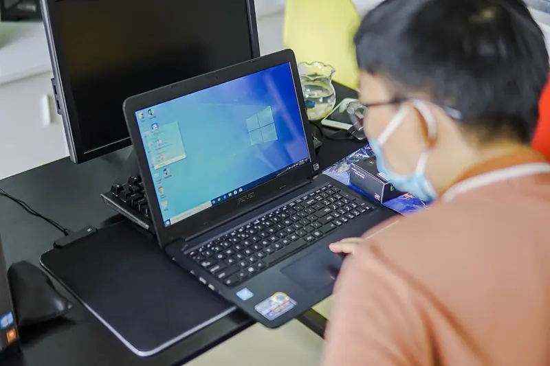 cách test macbook cũ