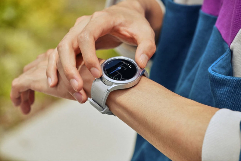 nên mua Samsung Watch nào