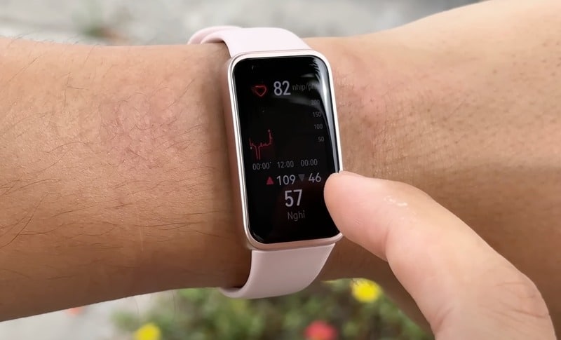  huawei band 8 theo dõi nhịp tim